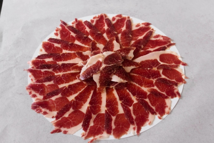 Paleta de Bellota Iberica 100 loncheada Plato de paleta de bellota 100% iberica loncheada