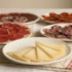 Surtido de ibéricos loncheados: jamón cebo campo, salchichón, chorizo y lomo bellota 50%_ cuña de queso oveja viejo